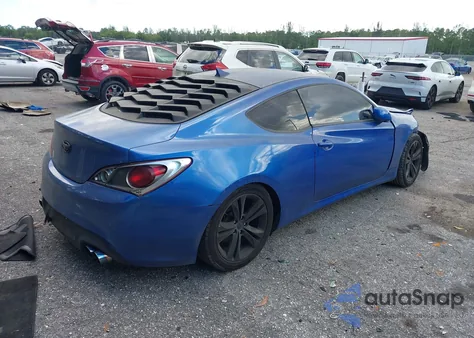 2010 Hyundai Genesis 2.0T z USA, uszkodzony, nr VIN KMHHT6KD0AU028044